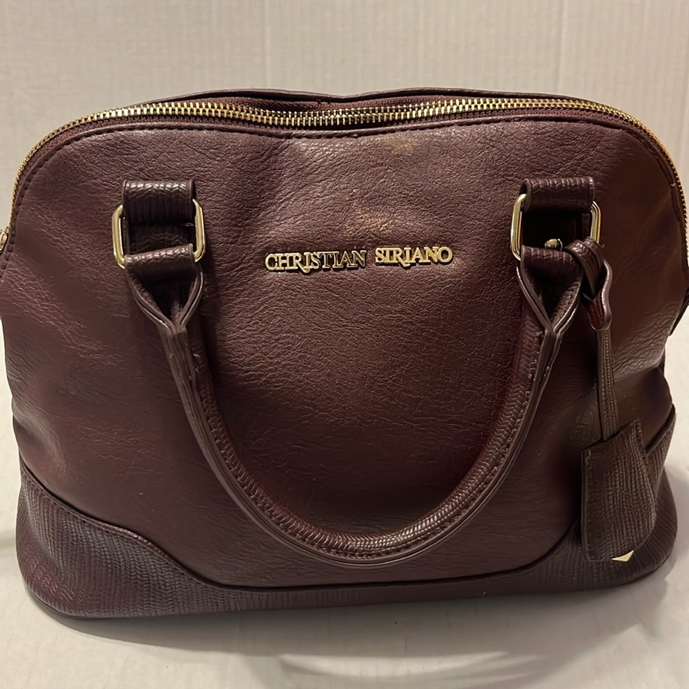 Maroon hand bag in great condition